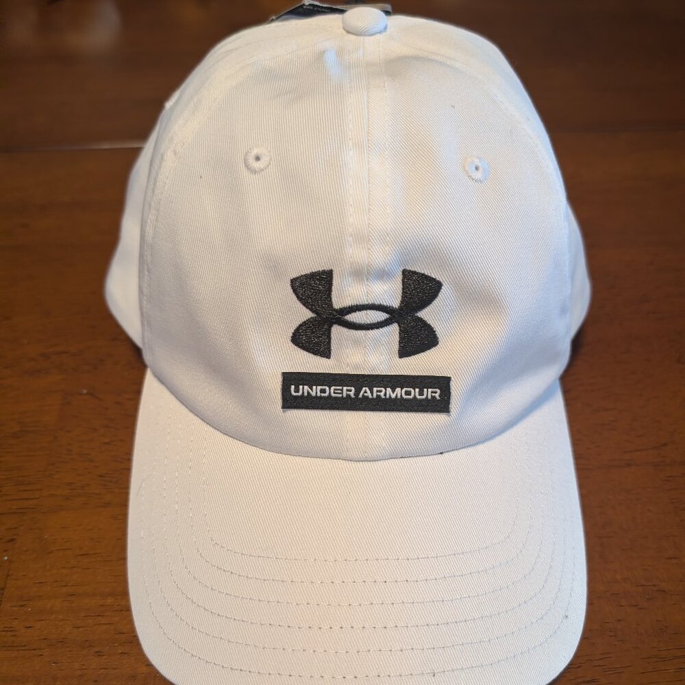 NWT White Under Armour Free Fit Strap Back Sports Style Cap  OS